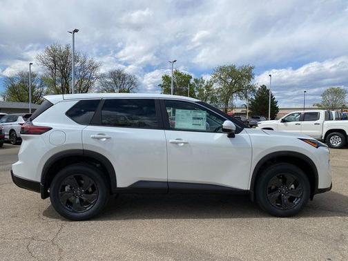 Everest White P 2026 Nissan Rogue SV