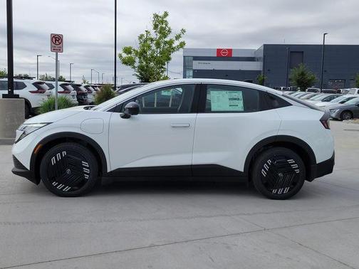 Pearl 2026 Nissan Leaf S+