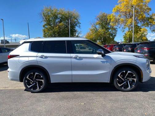 2025 Mitsubishi Outlander PHEV 