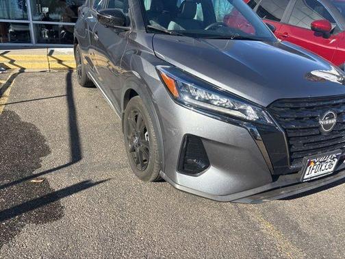 2023 Nissan Kicks SR