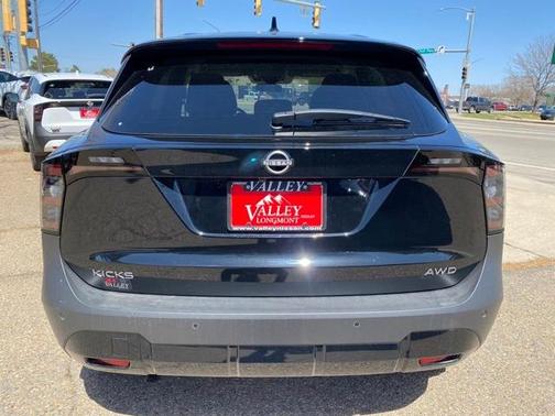 2025 Nissan Kicks SV