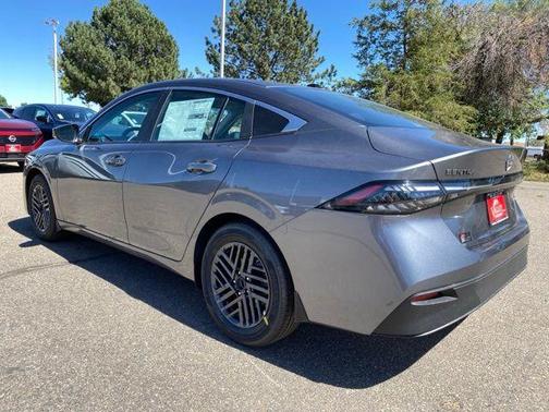 Gun Metallic 2027 Nissan Sentra SV