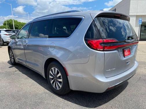 2021 Chrysler Pacifica Hybrid Touring L