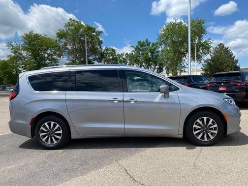 2021 Chrysler Pacifica Hybrid Touring L