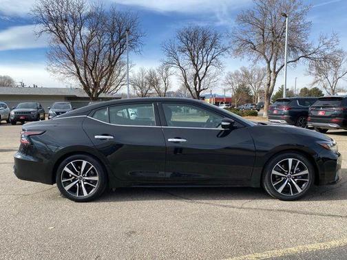 2023 Nissan Maxima SV