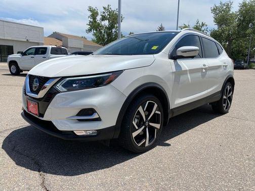 White 2022 Nissan Rogue Sport SL