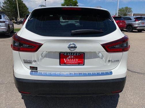 White 2022 Nissan Rogue Sport SL
