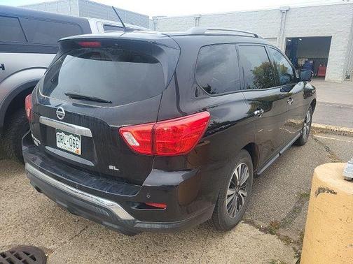 2017 Nissan Pathfinder SL
