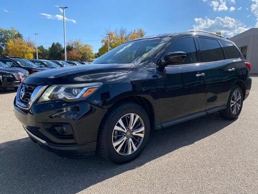2017 Nissan Pathfinder SL