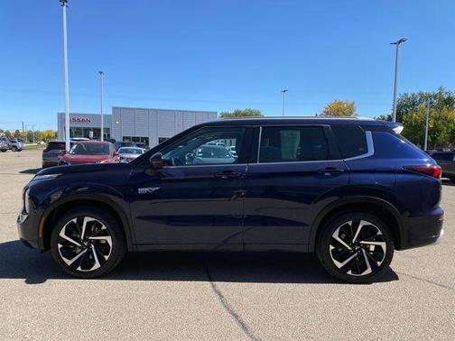 2023 Mitsubishi Outlander PHEV SEL