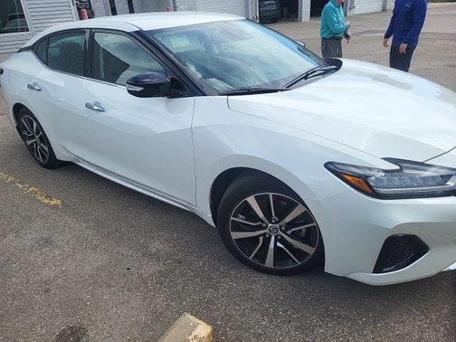 2021 Nissan Maxima SV