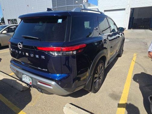 Deep Ocean Blue 2023 Nissan Pathfinder SL