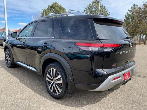 2022 Nissan Pathfinder Platinum