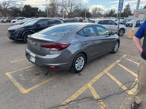 2020 Hyundai ELANTRA SE