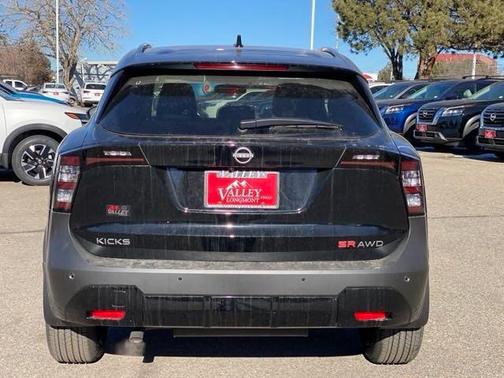 2025 Nissan Kicks SR