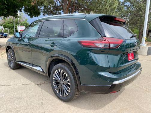 Obsidian Green 2026 Nissan Rogue Platinum
