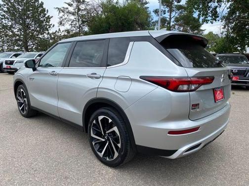 2024 Mitsubishi Outlander PHEV SE