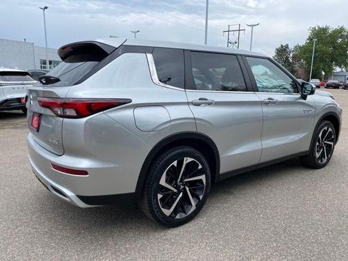 2024 Mitsubishi Outlander PHEV SE