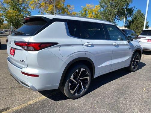 2025 Mitsubishi Outlander PHEV 