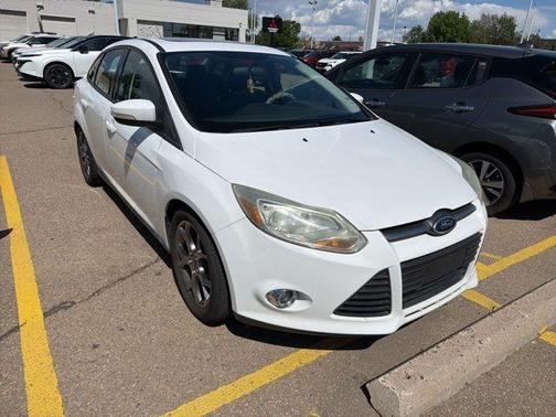 Oxford White 2014 Ford Focus SE