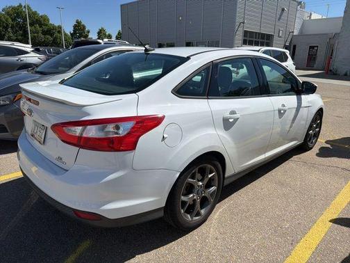 Oxford White 2014 Ford Focus SE