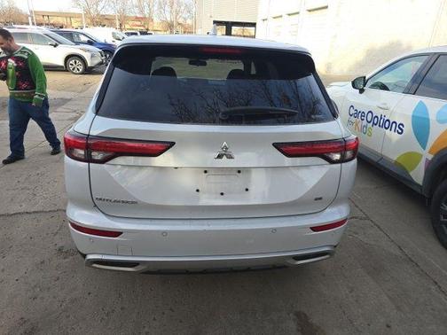 2024 Mitsubishi Outlander SE