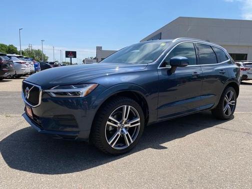 2020 Volvo XC60 T5 Momentum