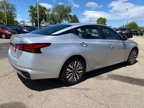 Brilliant Silver Metallic 2024 Nissan Altima 2.5 SV