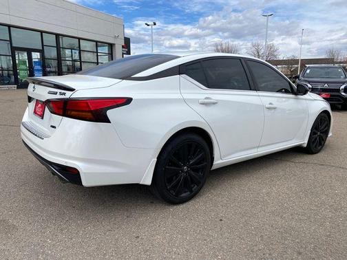 2022 Nissan Altima 2.5 SR