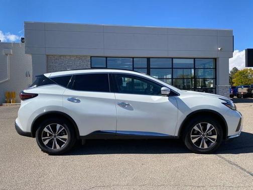 2023 Nissan Murano SV