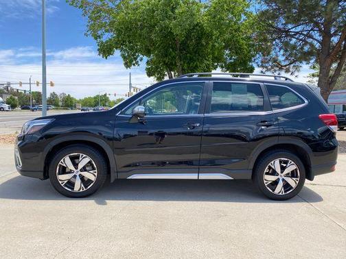 Crystal Black Silica 2021 Subaru Forester Touring