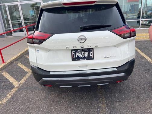 2022 Nissan Rogue SL