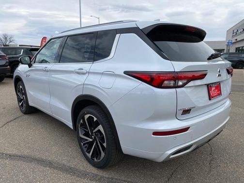 2025 Mitsubishi Outlander PHEV 