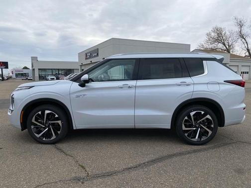 2025 Mitsubishi Outlander PHEV 
