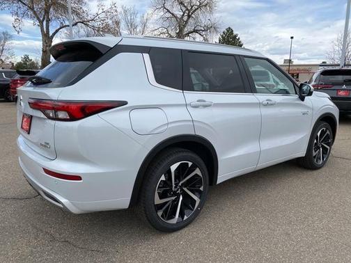 2025 Mitsubishi Outlander PHEV 