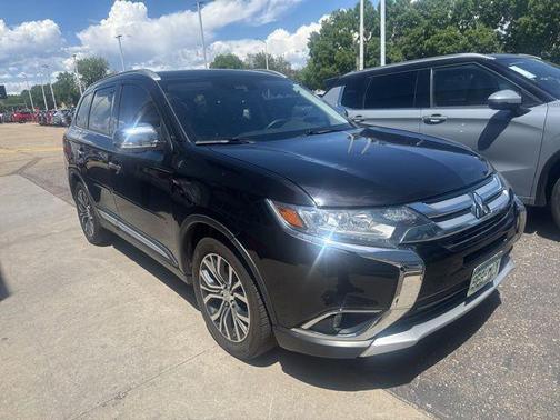 Black 2017 Mitsubishi Outlander GT