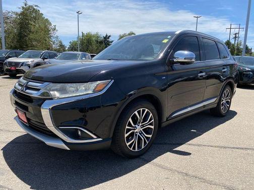 Black 2017 Mitsubishi Outlander GT