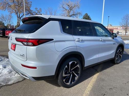 2025 Mitsubishi Outlander PHEV SE