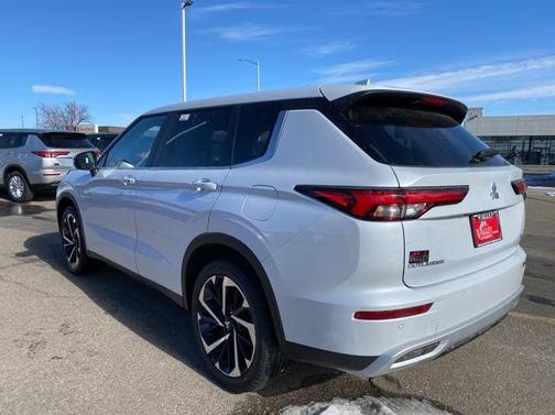 2025 Mitsubishi Outlander PHEV SE