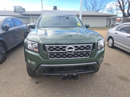 2024 Nissan Frontier SV