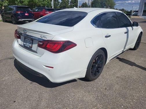 2017 INFINITI Q70L 3.7X