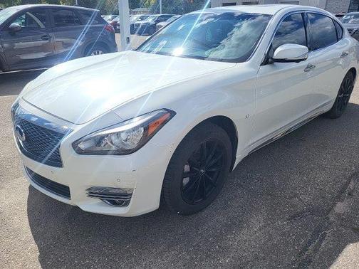 2017 INFINITI Q70L 3.7X