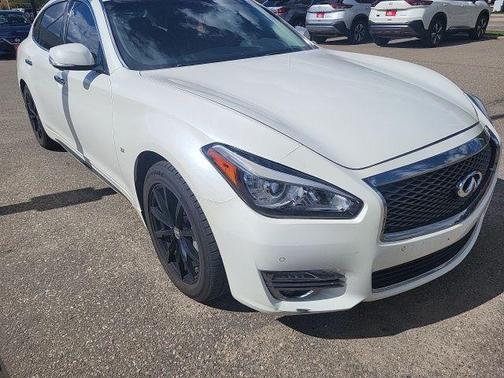 2017 INFINITI Q70L 3.7X