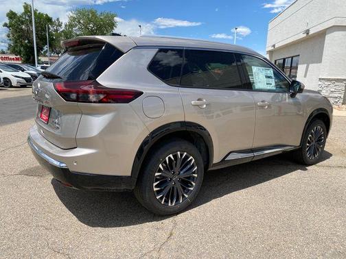Champagne Silve 2026 Nissan Rogue Platinum