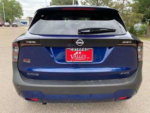 2025 Nissan Kicks SV