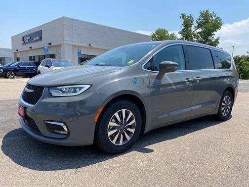 2022 Chrysler Pacifica Hybrid Touring L