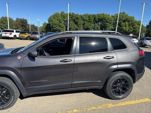 2021 Jeep Cherokee Trailhawk