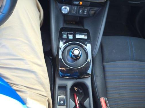 2022 Nissan Leaf SV PLUS
