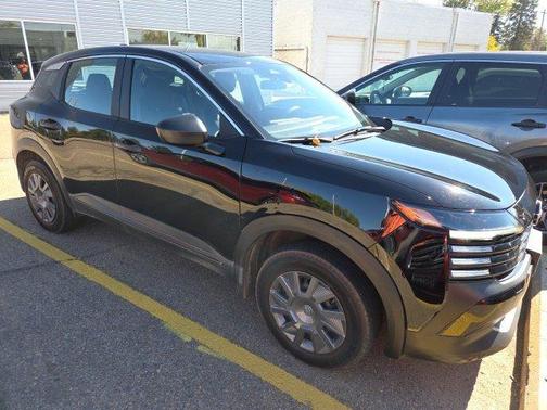 Super Black 2025 Nissan Kicks S