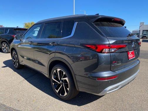 2025 Mitsubishi Outlander PHEV SEL